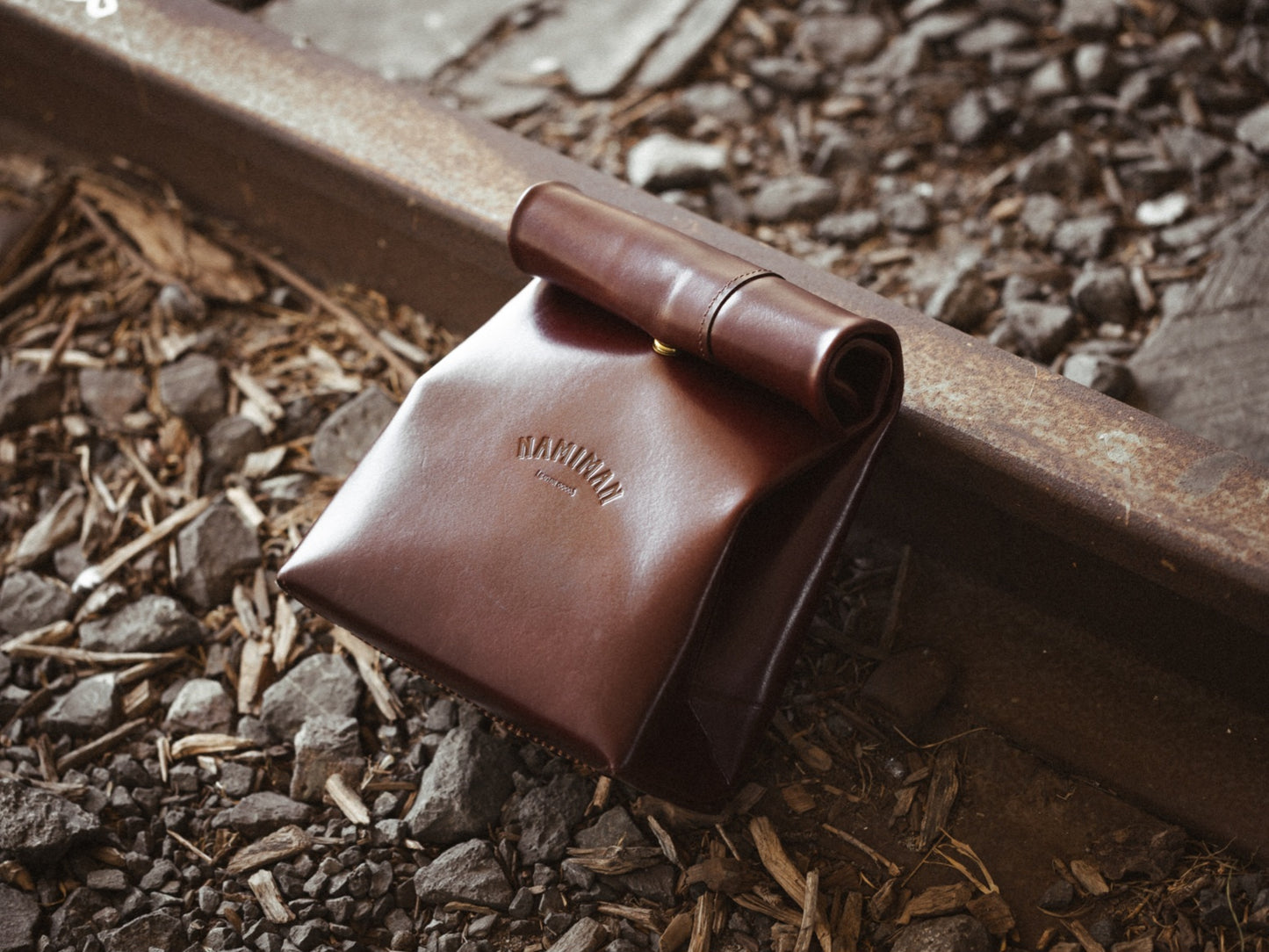 LEATHER LUNCH BAG